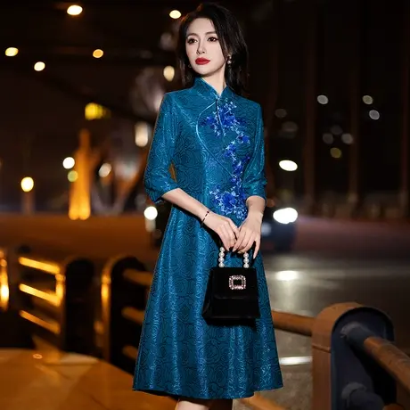 2024新款喜婆婆婚宴装旗袍连衣裙蓝色高端大气婚礼妈妈装礼服高贵图片