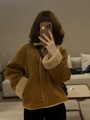 2023秋冬新款皮毛一体外套小个子羊羔毛加厚爆款宽松时尚保暖外套图片