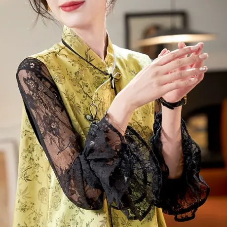 宝诗黎圆领镂空收腰蕾丝衫女2024春季喇叭袖休闲内搭百搭打底上衣商品大图