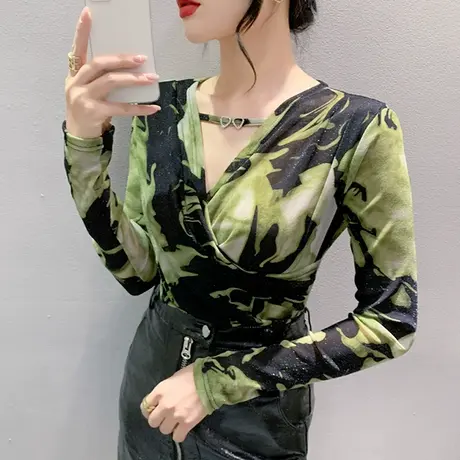 性感交叉V领雪纺衫女长袖2023秋新款扎染印花上衣洋气修身打底衫商品大图