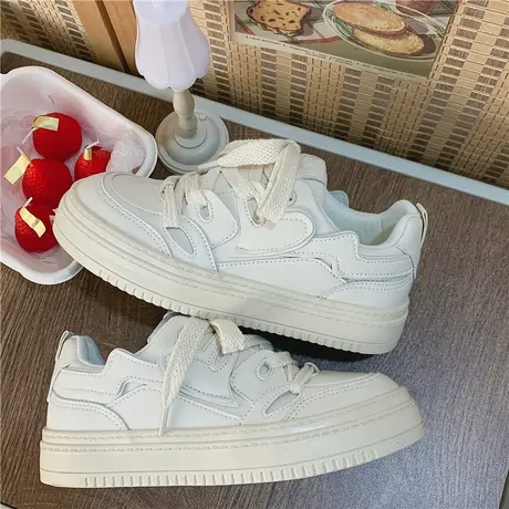 Betoo 2023新款厚底小白鞋女爱心帆布鞋ulzzang百搭港风板鞋潮图片