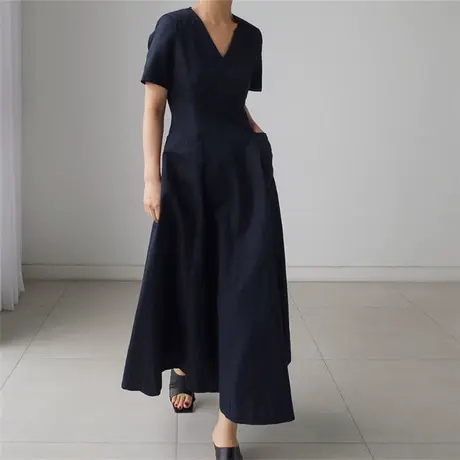夏季新款V领女气质时尚韩版宽松显瘦大码双口袋A字中长款连衣裙潮图片