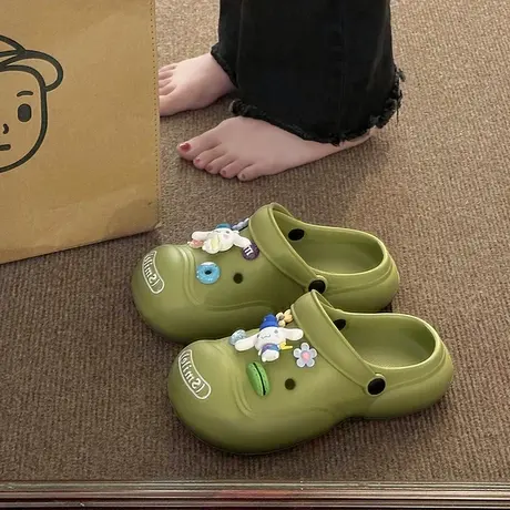 可爱玩偶洞洞鞋女夏外穿2023新款休闲沙滩厚底踩屎感网红包头拖鞋图片