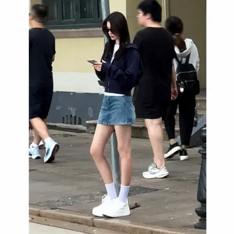 藏蓝色连帽卫衣女2025早秋新款休闲百搭帽衫小个子短款外套开衫潮商品大图