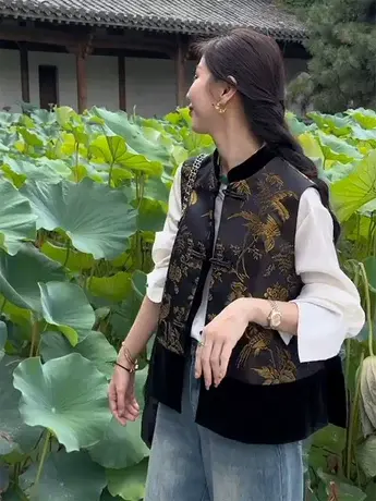 新中式拼接刺绣立领流苏盘扣坎肩马褂2024新款时尚叠穿开衫马甲潮商品大图