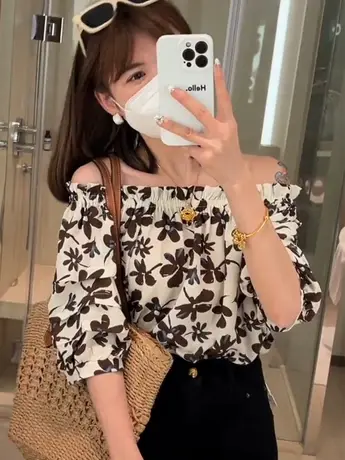 2023年新款女夏装一字领时尚碎花雪纺衫短袖上衣露肩漂亮洋气小衫商品大图