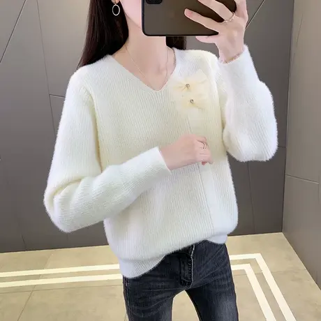 水貂绒毛衣女V领针织打底衫2024年新款爆款宽松女内搭女上衣春装图片