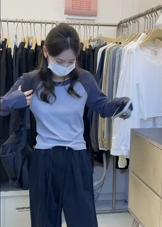 美式复古长袖T恤女2023秋季新款拼色设计感修身显瘦打底衫上衣女商品大图