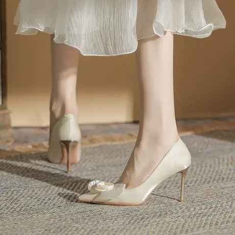 法式小众花朵单鞋女细跟2023年春夏季新款性感新娘伴娘尖头高跟鞋图片