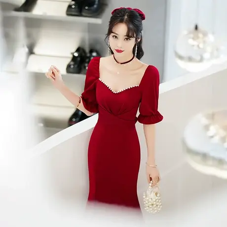 敬酒服新娘高级感鱼尾修身收腰显瘦法式红色礼服缎面结婚连衣裙图片