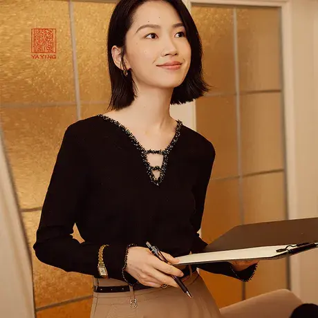 EP雅莹高端系列 黑色v领丝羊毛混纺镂空针织衫 2023秋冬新款9521A商品大图