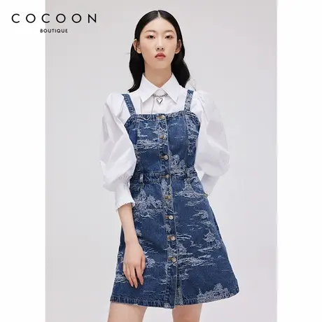 商场同款 可可尼COCOON时尚裙子秋冬款女刺绣印花牛仔吊带连衣裙图片
