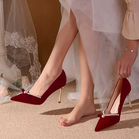 爱丽拉红色婚鞋女2025新款春季新娘鞋秀禾服婚纱两穿高跟鞋不累脚图片