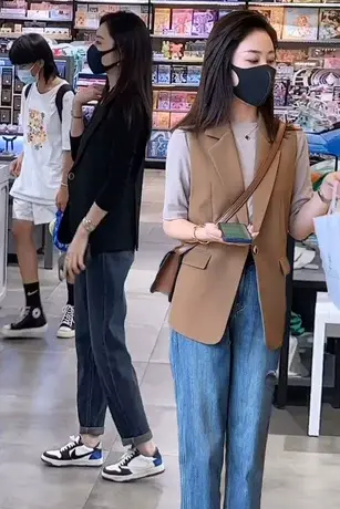 黑色西装马甲女外套外搭女款背心2023女式新款春秋外穿西服小马夹商品大图