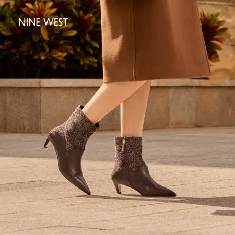 Nine West/玖熙尖头高跟时装短靴女秋冬新款绒面拼接切尔西靴图片