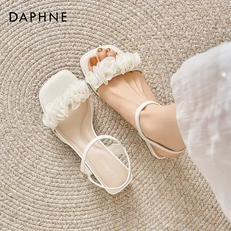 达芙妮法式凉鞋女2026新款春季云朵褶皱配裙子仙女风方头粗跟单鞋图片