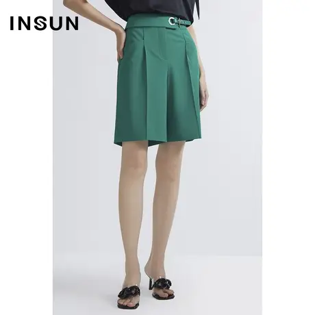 INSUN恩裳夏季线条感捏褶休闲短裤图片