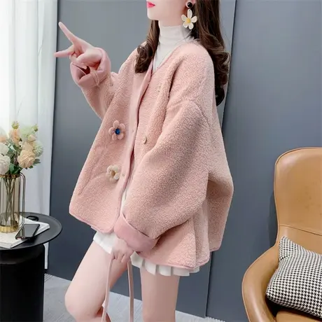 温柔风奶系穿搭加厚羊羔毛外套女冬季新款宽松设计感时尚保暖上衣图片