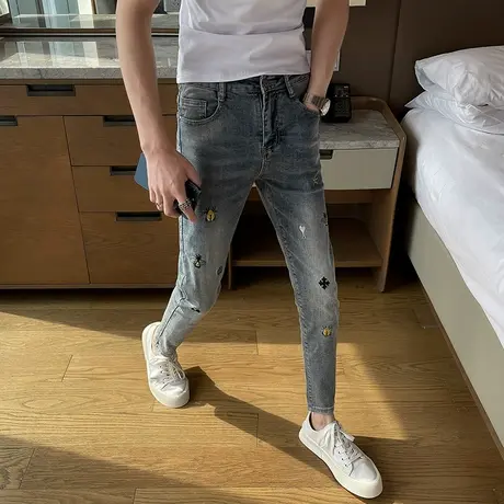 2023春夏新款昆虫刺绣图案牛仔裤男韩版修身小脚裤青少年弹力长裤图片