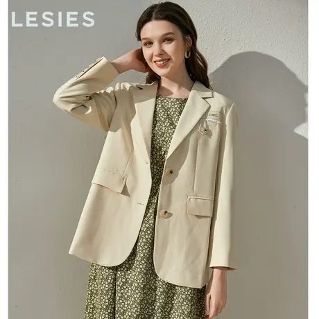 LESIES蓝色倾情春秋款女装时尚徽标后开叉设计感黑色小西装外套图片