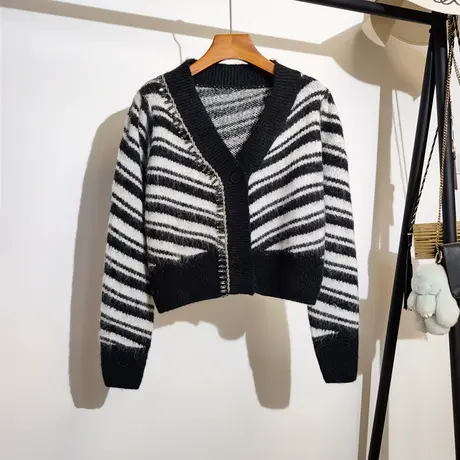 小香风针织开衫女2023新款秋冬时尚气质条纹重工V领短款毛衣外套商品大图