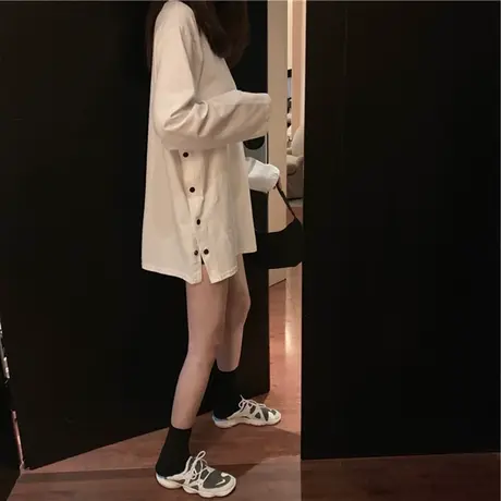 初秋中长款纯白T恤两侧开叉排扣上衣慵懒风宽松韩版ins潮下衣消失商品大图