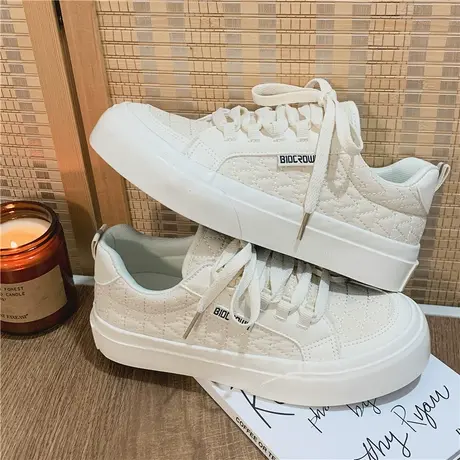 Betoo 2023春新款小白鞋女运动休闲低帮百搭原宿港风平底板鞋图片