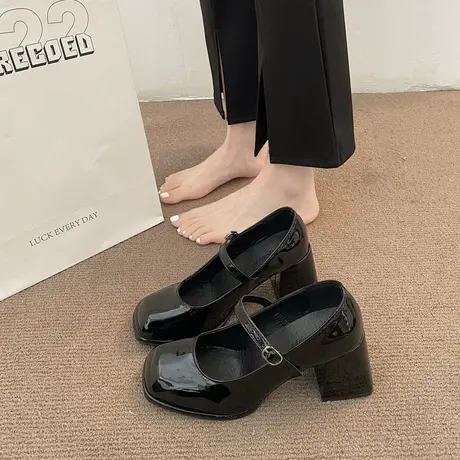 永希单鞋女粗跟2023春夏新款复古风浅口漆皮高跟鞋黑色法式小皮鞋图片