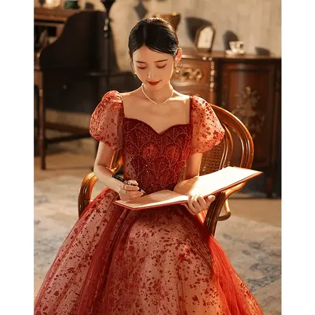 敬酒服新娘女冬季在逃公主高级感气质遮手臂酒红色订婚法式连衣裙图片