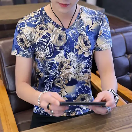 男士短袖T恤2023新款夏季v领潮牌冰丝半袖男装韩版潮流帅气上衣服图片