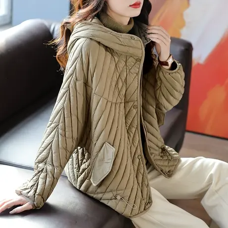 宝诗黎连帽蝙蝠袖轻薄保暖白鸭绒羽绒服女装条纹绗缝纯色冬季外套图片