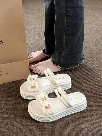 凉鞋女2024新款夏季外穿花朵厚底时装凉拖鞋网红超火仙女风配裙子图片