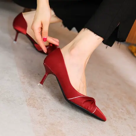法式婚纱两穿婚鞋2023年新款新娘鞋细跟单鞋女气质水钻红色高跟鞋图片