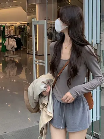 纯欲短款长袖t恤女2023早秋新款欧货女装冬季内搭打底衫辣妹上衣商品大图