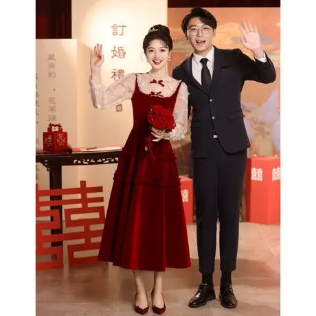 敬酒服2024新款新娘冬季长袖订婚裙礼服结婚当天穿便装中长款甜美图片