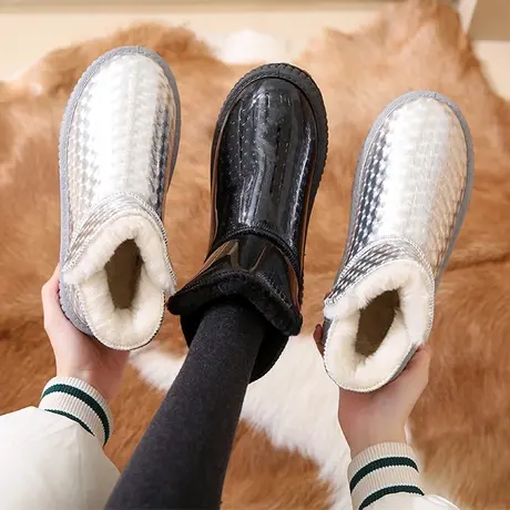 冬季新款雪地靴厚底加厚加绒保暖防滑防水银色时尚学生棉鞋面包鞋图片