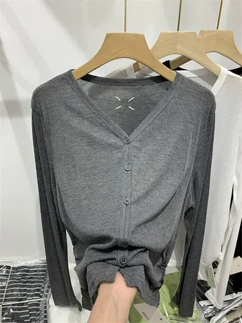 刺绣2023春夏装新款V领单排扣宽松薄款长袖T恤开衫防晒衫女上衣潮商品大图