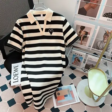 polo设计感条纹t恤连衣裙女夏季2023新款宽松小众短袖半身裙大码图片