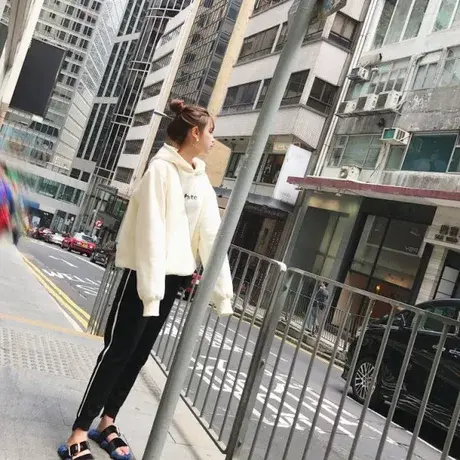 春秋新款时尚休闲套装女宽松显瘦连帽短款卫衣学生韩版运动两件套图片