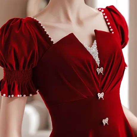 敬酒服小个子新娘2023新款夏季法式设计感收腰订婚礼服红色连衣裙图片