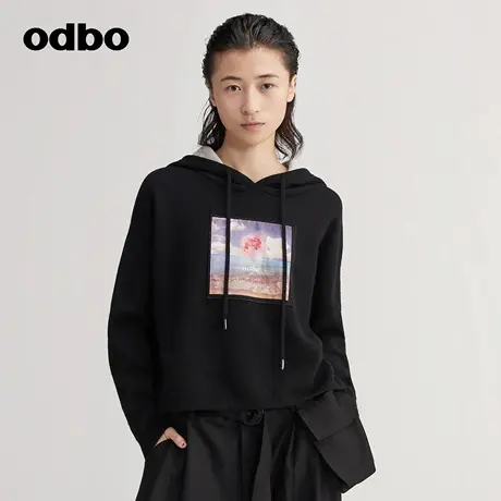odbo/欧迪比欧时尚气质连帽印花卫衣女秋冬舒适百搭宽松针织上衣商品大图