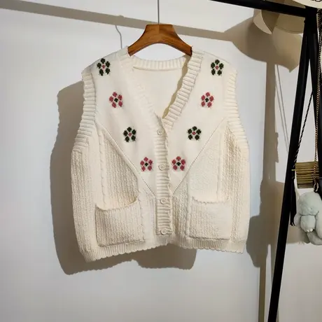 刺绣花朵针织马甲开衫女秋冬v领叠穿无袖坎肩毛衣背心外穿学院风图片