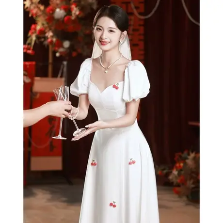 白色敬酒服2023新款新娘法式订婚礼服钉珠登记领证小白裙轻婚纱图片