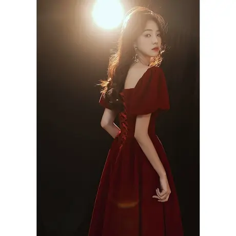 敬酒服新娘高级感在逃公主2023新款冬季小个子丝绒订婚礼服连衣裙商品大图