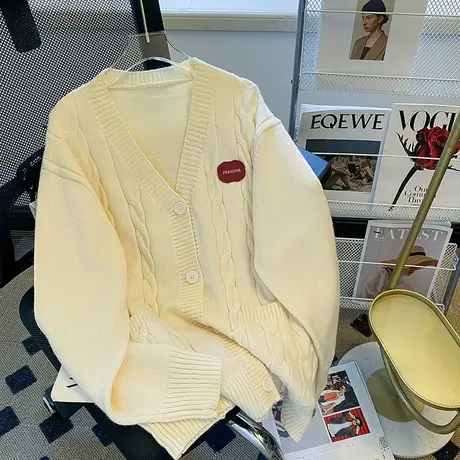 设计感v领开衫毛衣女秋冬外穿宽松慵懒风日系复古软糯糯上衣外套图片