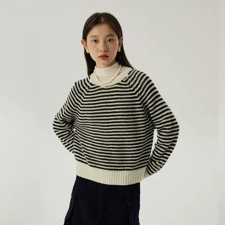 omont蛋挞家 全澳毛高支针织上衣2023冬季新款复古圆领条纹毛衣女商品大图