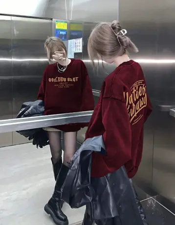 酒红色圆领卫衣女春秋冬美式复古潮牌高级感超好看港味chic上衣图片