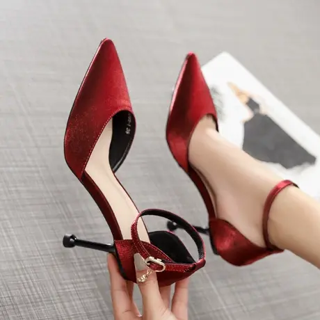 高跟鞋女2023新款春季百搭性感一字扣带细跟婚鞋尖头新娘中空单鞋图片