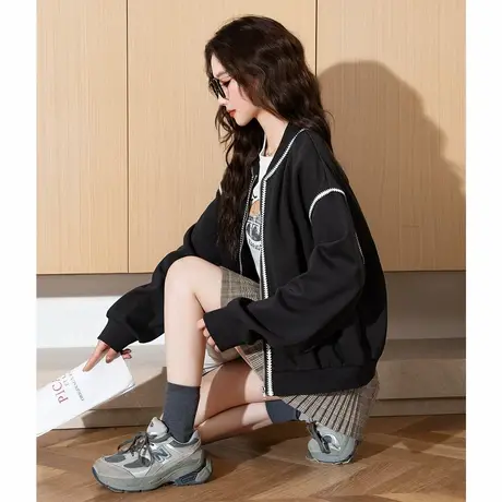 唐狮秋季新款外套女撞色拼接复古美式宽松棒球服黑色短外套tu图片