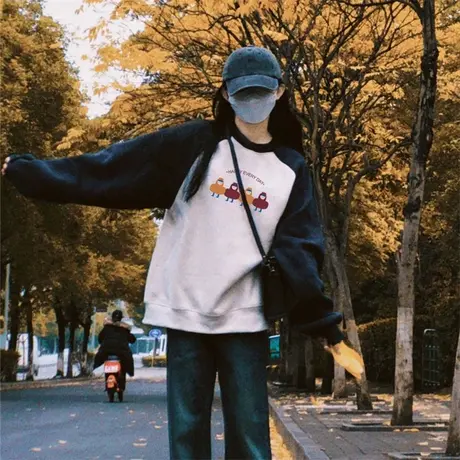 薄款卡通卫衣女2023秋季新款宽松显瘦撞色插肩袖圆领上衣外套潮商品大图